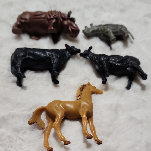 VINTAGE  HARD PLASTIC ANIMALS TOYS,  BUNDLE  OF 5 ANIMALS. - Picture 1 of 11
